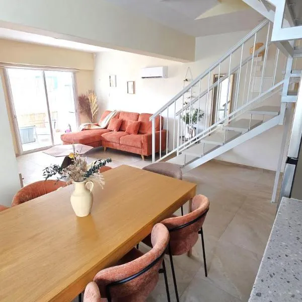 3BR Shared Apt - Beach 7-min walk, Peaceful, hotel en Lárnaca