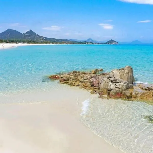 Villa Sarcapos Castiadas, hotel u gradu 'Castiadas'