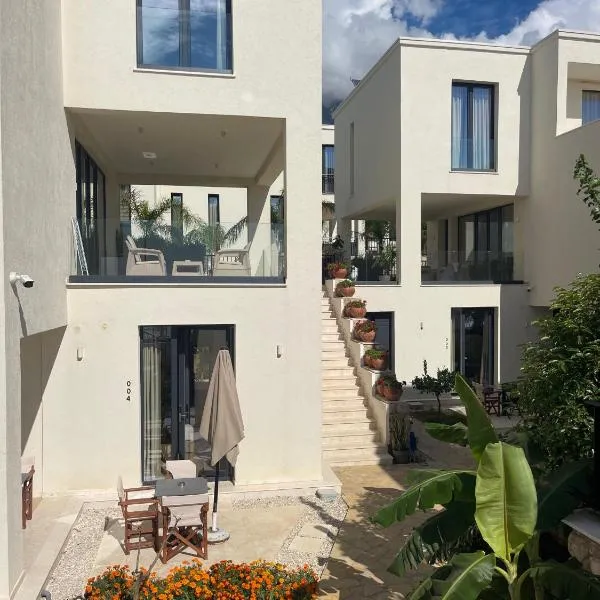 South Villas and Suites, hotel in Dhërmi