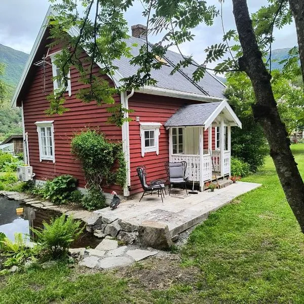 Flintegården Kårhus, khách sạn ở Borgund