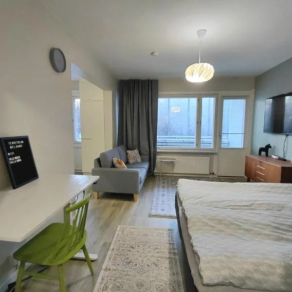 Cozy studio near the train station, hotell i Villmanstrand