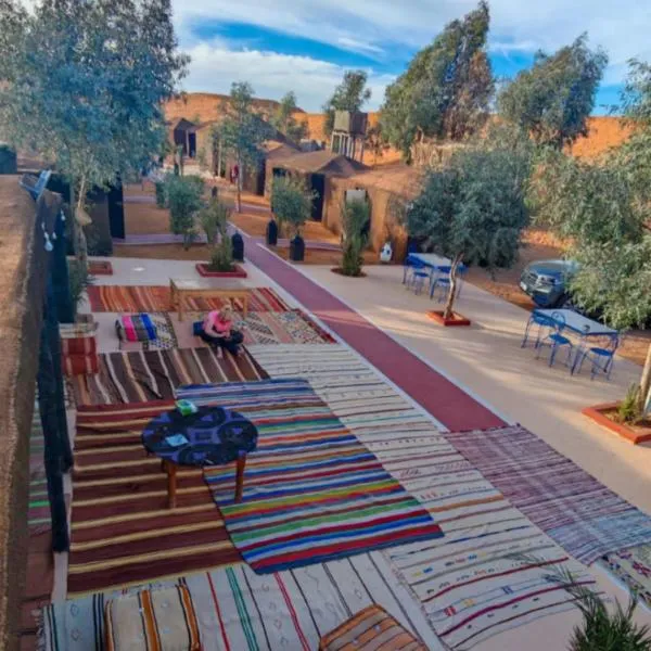 Elegant luxury Camp, hotel din Merzouga