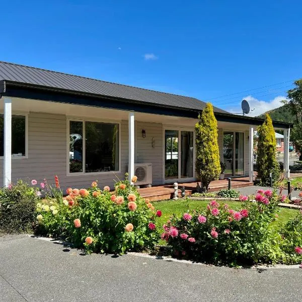 Sunshine cosy retreat, hotel a Hanmer Springs