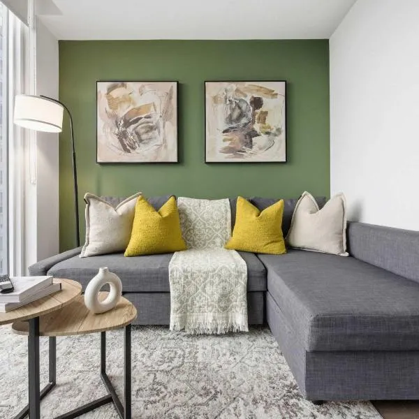 Heart of the City 1BR Condo Walk Everywhere，多倫多的飯店