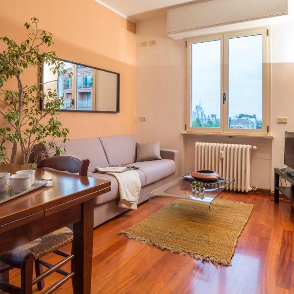 ALTIDO Warm Family Flat for 6 with Terrace in Milan