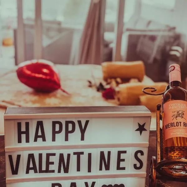 Bohemian Rhapsody, hotel em Pafos