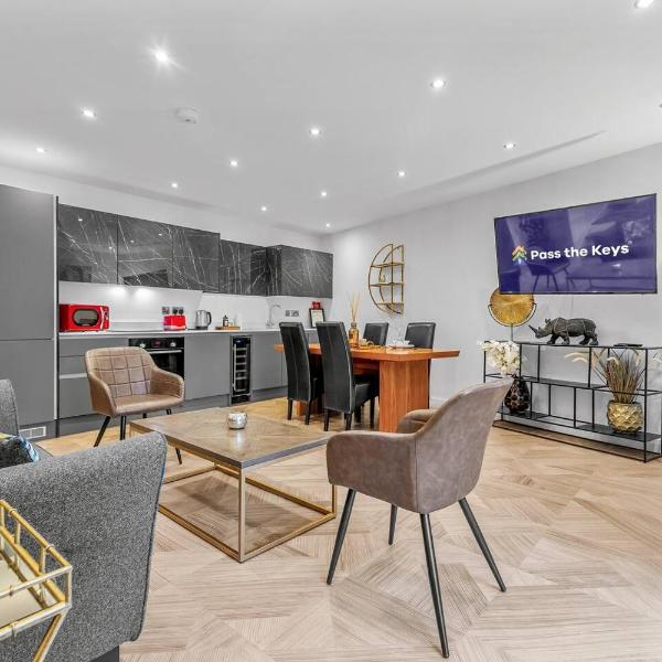 Penthouse Apartment - by AO Arena & Shops - Pass the Keys, Манчестер
