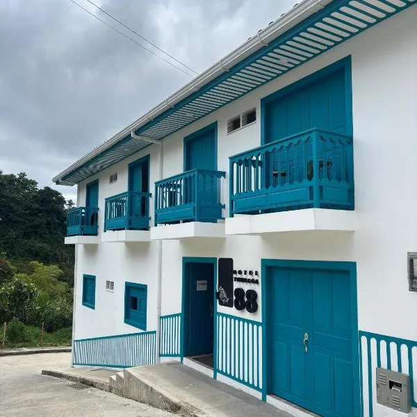 Hotel Tumbaga 88,薩蘭托的飯店