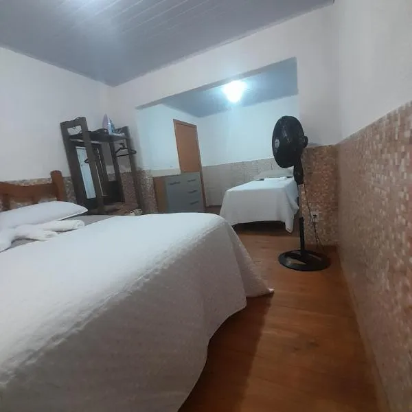 Hóspedagem com vaga pra carro localização três vendas Pelotas,Rio Grande do Sul Brasil, Hotel in Pelotas