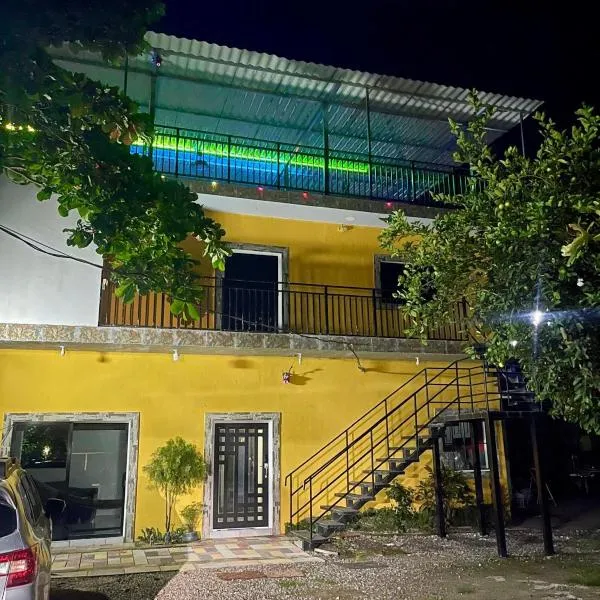 Evolution Home Habitacion a 4 min del Aeropuerto Internacional ES, hotel i Las Flores