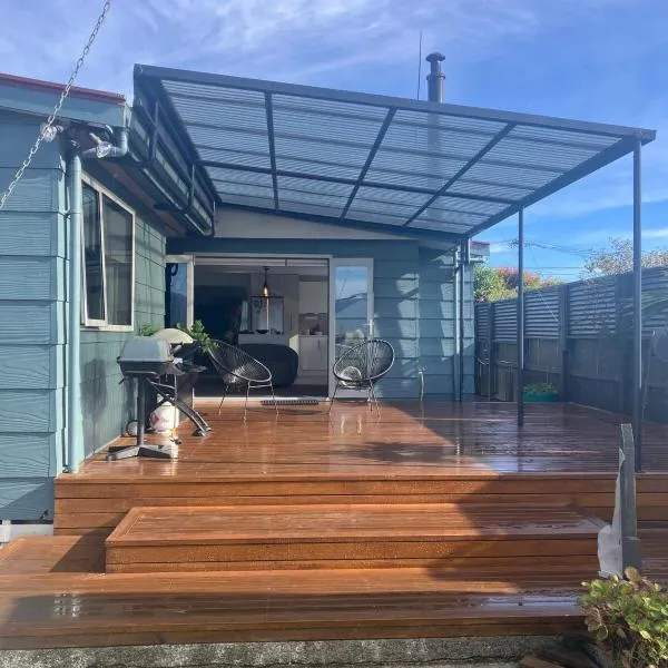 Cozy, Comfortable, Quiet House, hotel di Westport