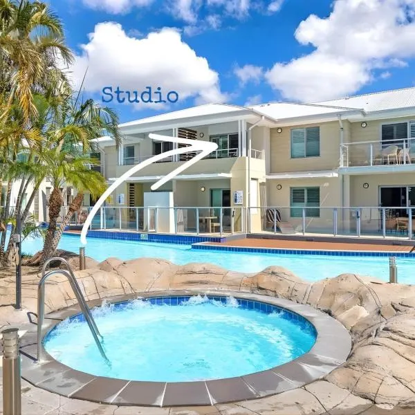 Oaks Pacific Blue Resort - Sea Salt Studio – hotel w mieście Salamander Bay