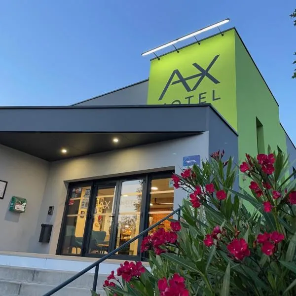 The Originals City, Ax Hotel, La Châtaigneraie, hotel v destinaci La Châtaigneraie