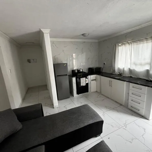 Sunset Rest Guesthouse, hotel u gradu Sekunda