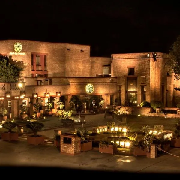 Faisalabad Serena Hotel, khách sạn ở Faisalabad