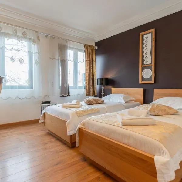 GARNI HOTEL ATRIUM, хотел в Никшич