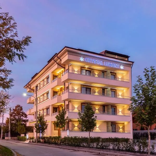 Crystal Luxury, Hotel in Craiova
