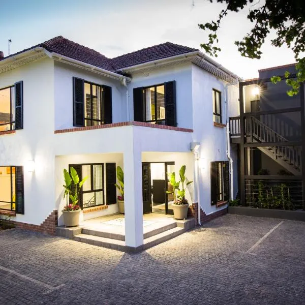 Twice Central Guest House, ξενοδοχείο στο Στέλενμπος