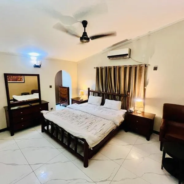 Waves Guest House Clifton Khi, hotel din Karachi