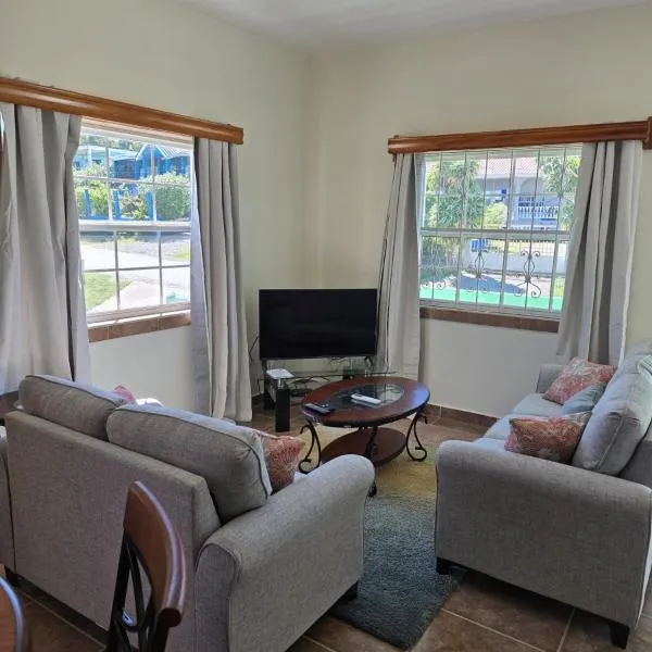 Cozy 1BR Apartment Near Downtown San Ignacio - WiFi, AC & designated work station, готель у місті Сан-Ігнасіо