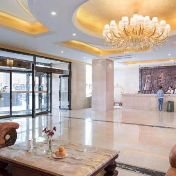 Vienna Hotel Tongliao Ke'erqin, hotelli Tongliaossa