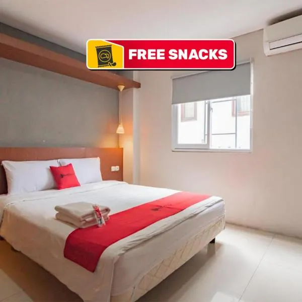 RedDoorz Plus @ Dago Pojok 3, hotelli kohteessa Bandung