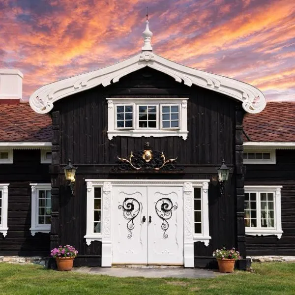 Eventyrlig Tømmerhytte på Gårdstun，文斯特拉的飯店