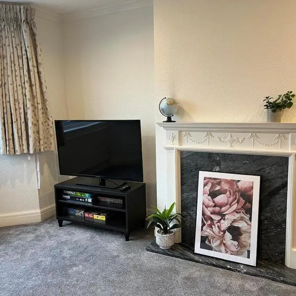 Harry Potter Studios Bungalow and Private Garden with Parking، فندق في واتفورد