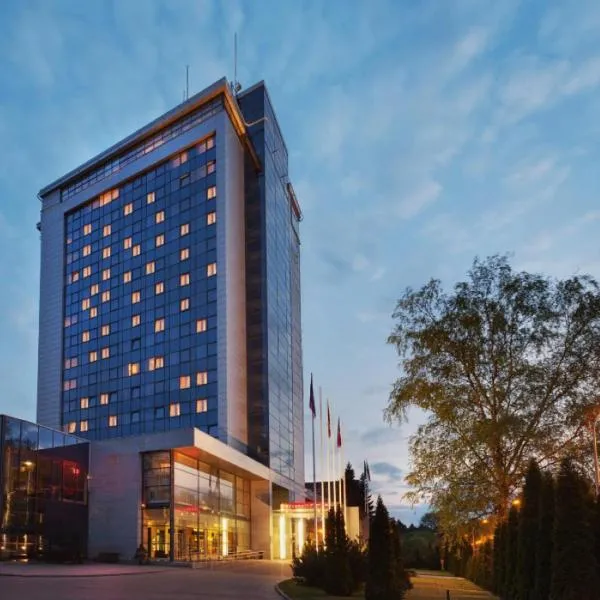 VILNIUS PARK PLAZA HOTEL & SPA, Restaurant, Panorama Bar, Conference & Banquet Center、ヴィリニュスのホテル