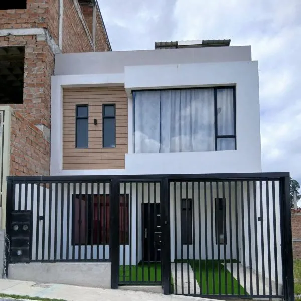 Casa moderna, amplia y acogedora Valentina, hotel a Loja