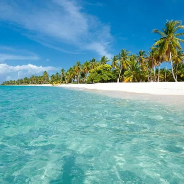 Tropical Sun Suites Villas and Homes - Beach Club, Spa, Restaurants - playa Los Corales, hótel í Punta Cana