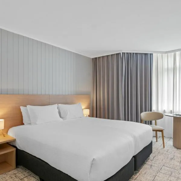 Silkari Mirage at Newport, hotel i Newport