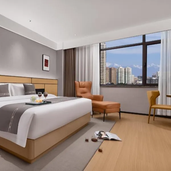 君羊酒店阿克苏金兰广场老街夜市店, hotel ad Aksu