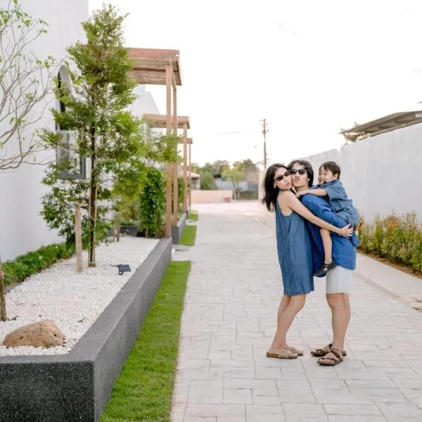 Merry Holmes Resort Hatyai, hotel in Ban Tha Sae