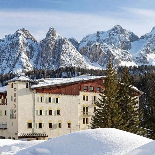B&B Hotel Passo Tre Croci Cortina, hotel v destinácii Cortina dʼAmpezzo
