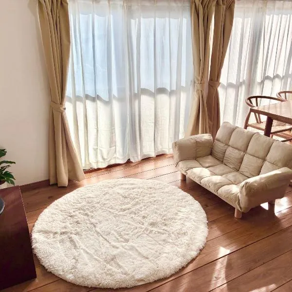 JR松山駅から徒歩8分-最大6名-無料駐車場有り-松山一棟貸し宿Tsuji, отель в городе Мацуяма