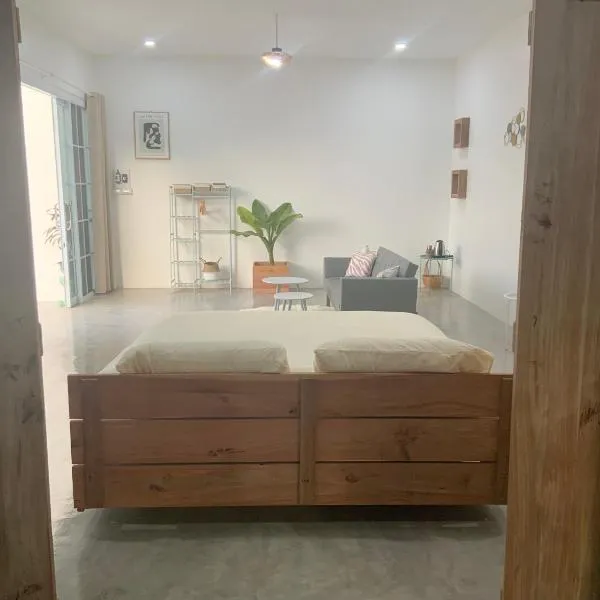 Studio Thakhek-private loft with terasse, hôtel à Thakhek