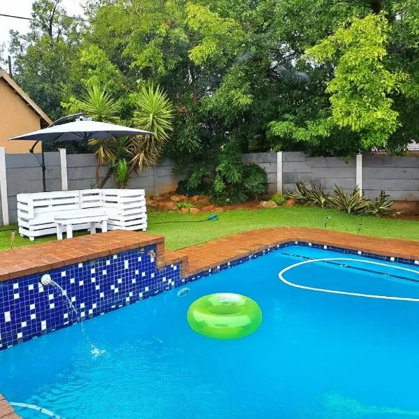 Horizon Green Guest House, hotel en Randfontein