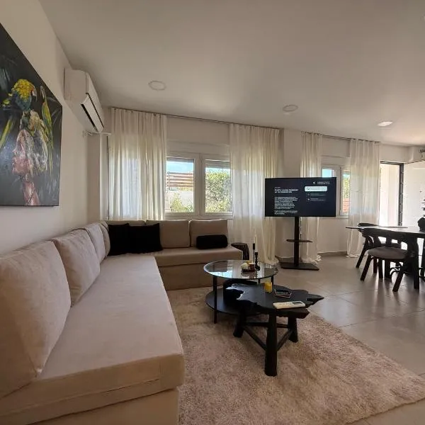 Ammos Whisper Athenian Riviera, khách sạn ở Athens
