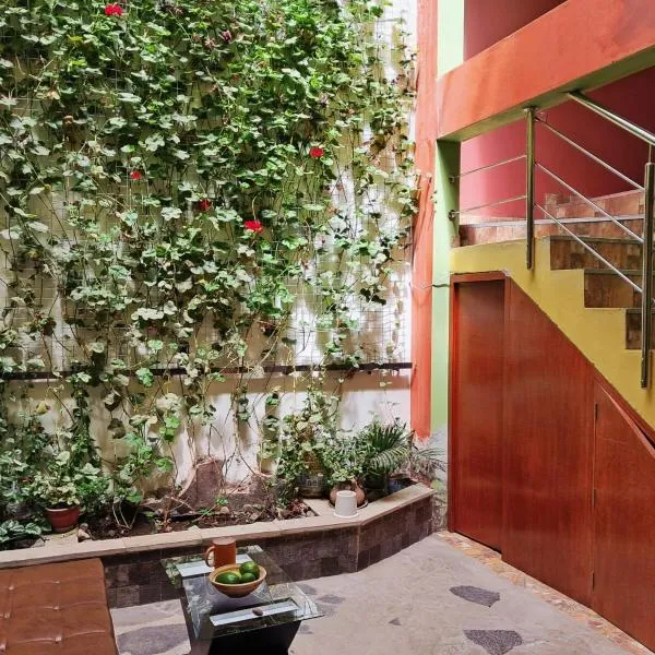 Belen Achomani, Hotel in Chivay