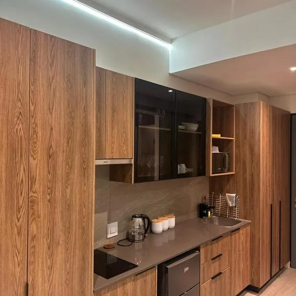 Modern Studio Apartment in The Capital Trilogy, hotel a Pretoria