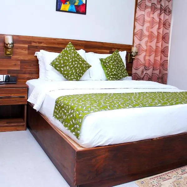 Rainforest Hotel, hotel en Odumasi