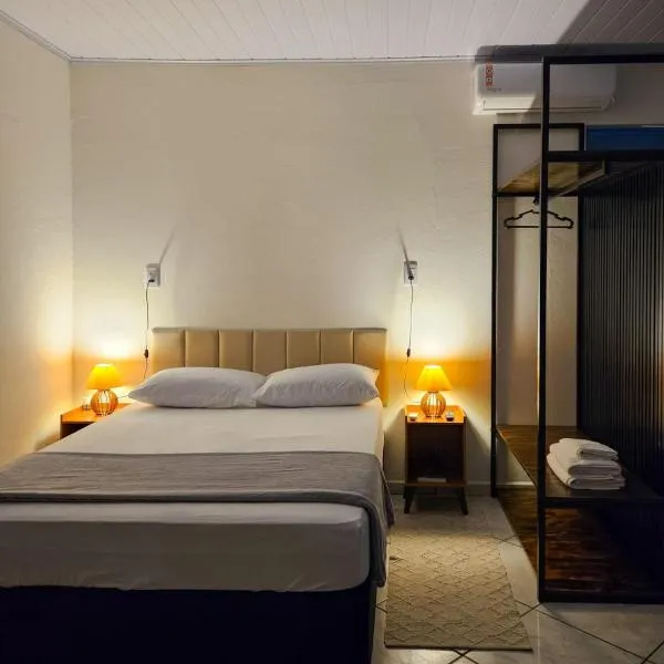 Casa Navegantes-200 metros praia-Aero-Beto Carrero, hotel din Navegantes