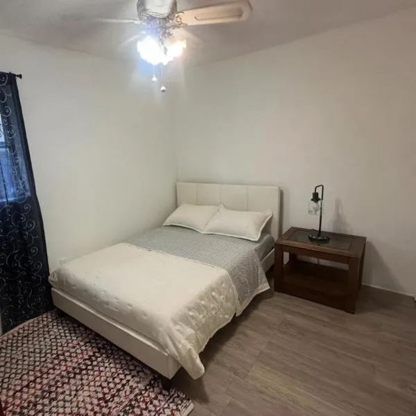 Hermosas habitaciones, viešbutis mieste Pembruk Painsas