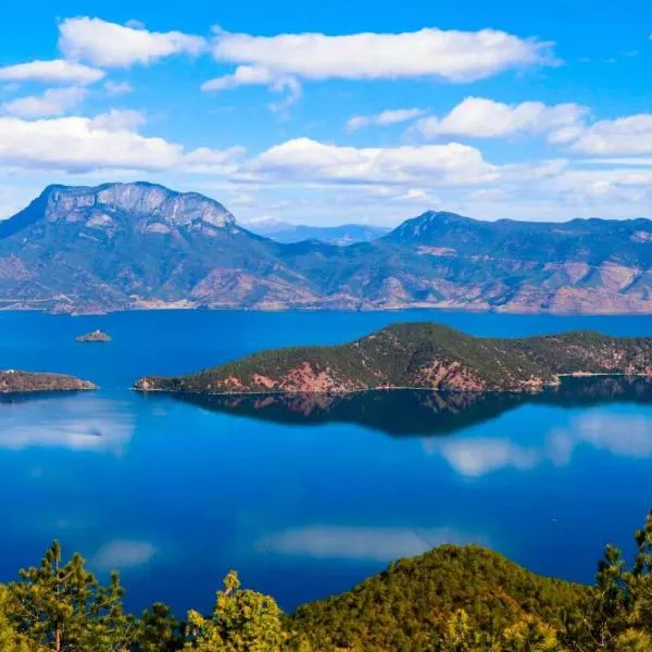 泸沽湖vine villa曼墅度假酒店, hotel v mestu Zuosuo