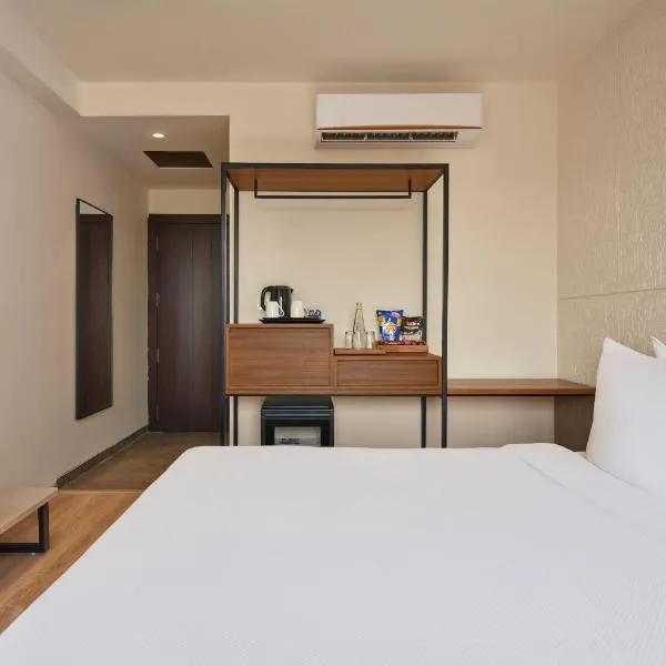 Varay Grande, hotel u gradu Udžajin