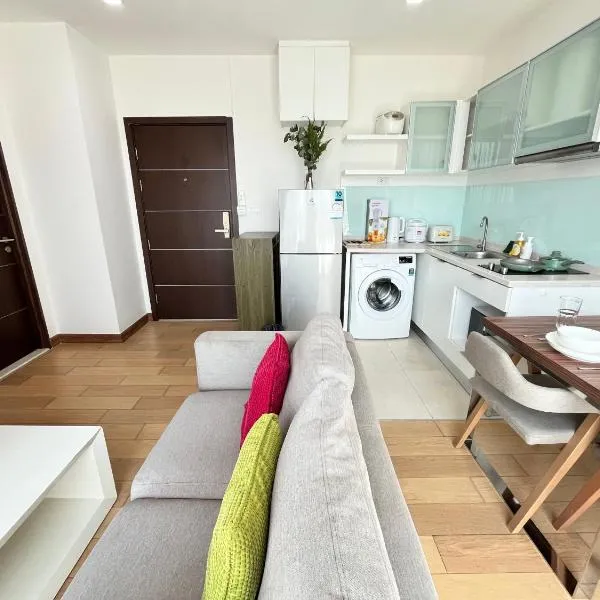 Luxury condo near Old City on Changklan road 820, hotel em Chiang Mai