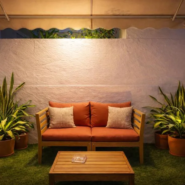 Sofia Luxury Apartment, hotel in Seville