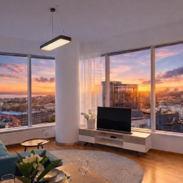 Panoramic Sea View - 12th floor, hotel in Tallinn