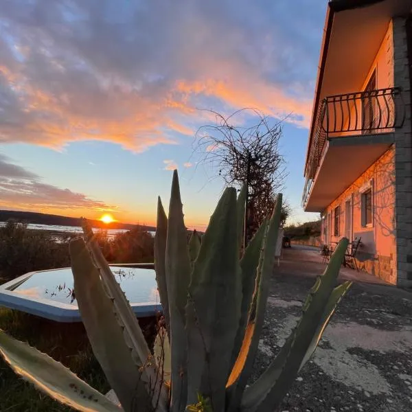 세초블레에 위치한 호텔 4 Roses Residence VRTNICA